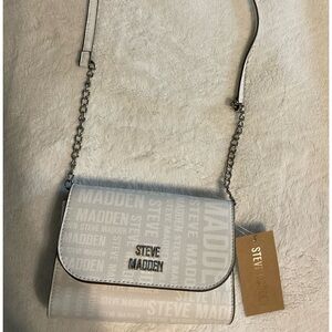 NWT Steve Madden Silver and White Crossbody Bag